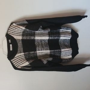 Women's Large Plaid Sweater